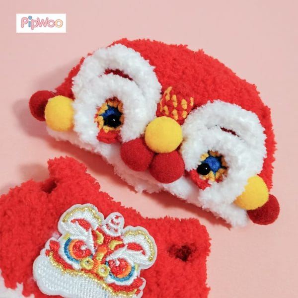 Close-up detail of PipWoo Crochet Lion Dance Outfit for Labubu Dolls, emphasizing fine crochet stitching and intricate patterns.