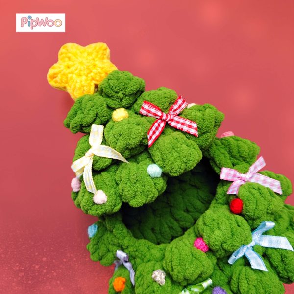 Close‑up of Crochet Labubu Clothes – Twinkle Tree (Light‑Up) featuring the yellow crochet star topper detail