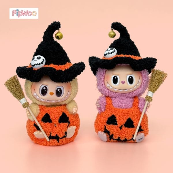 Crochet Labubu Clothes – Jack-o’-lantern main view showcasing the bright orange pumpkin romper and black witch hat with skull accent.